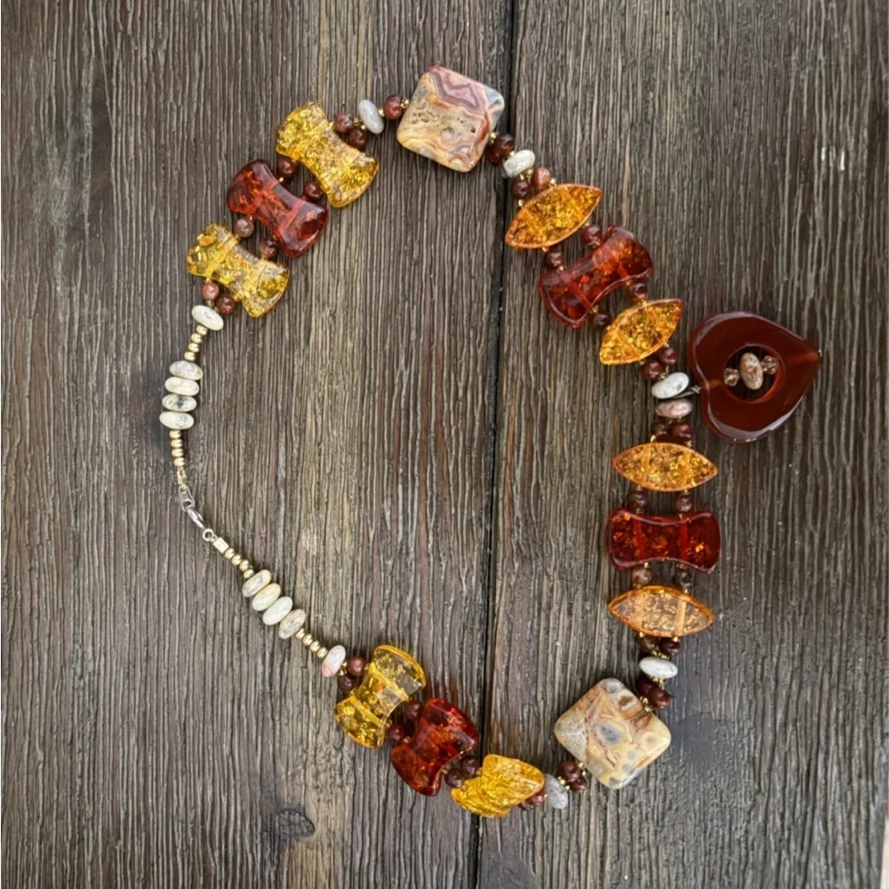 Vintage Necklace - Picture 2 of 2